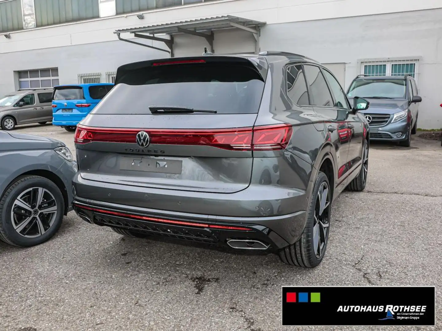 Volkswagen Touareg R-Line Pano, Standhzg, Nachts, BlackStyle Gris - 2