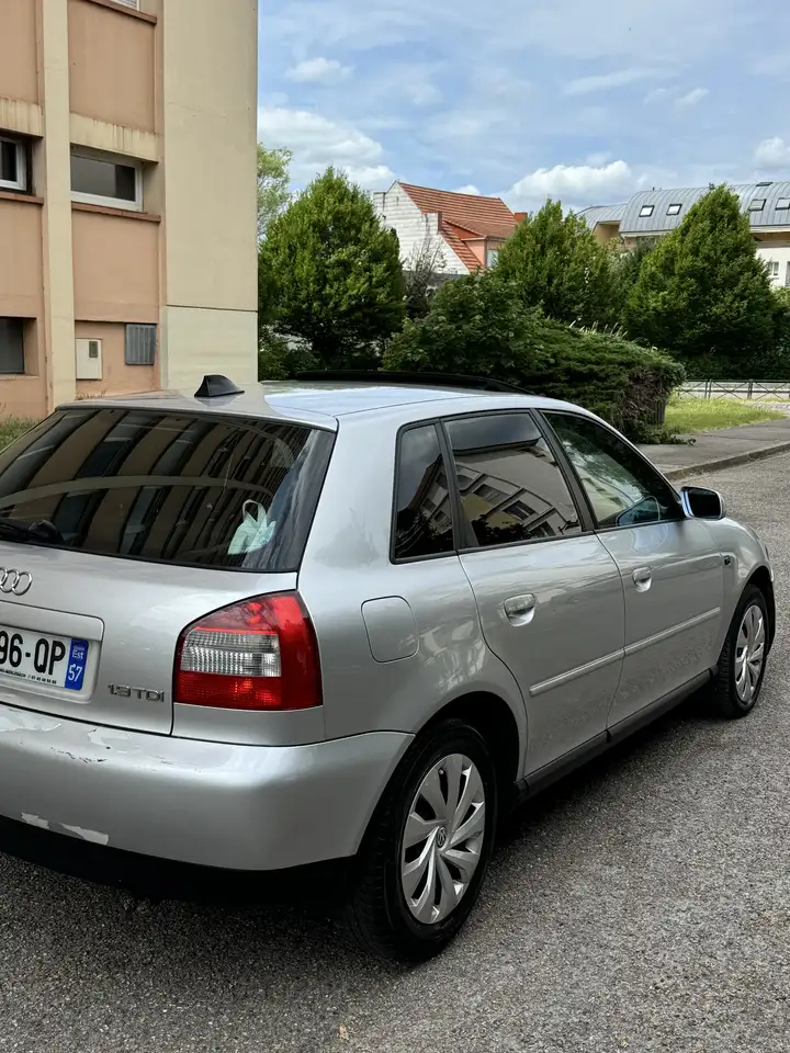 Audi A3 1.9tdi 101ch Repro, foto 6