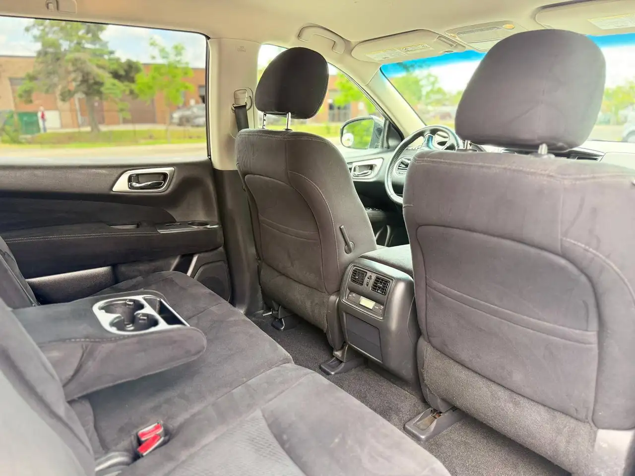 Nissan Pathfinder снимка Nissan Pathfinder