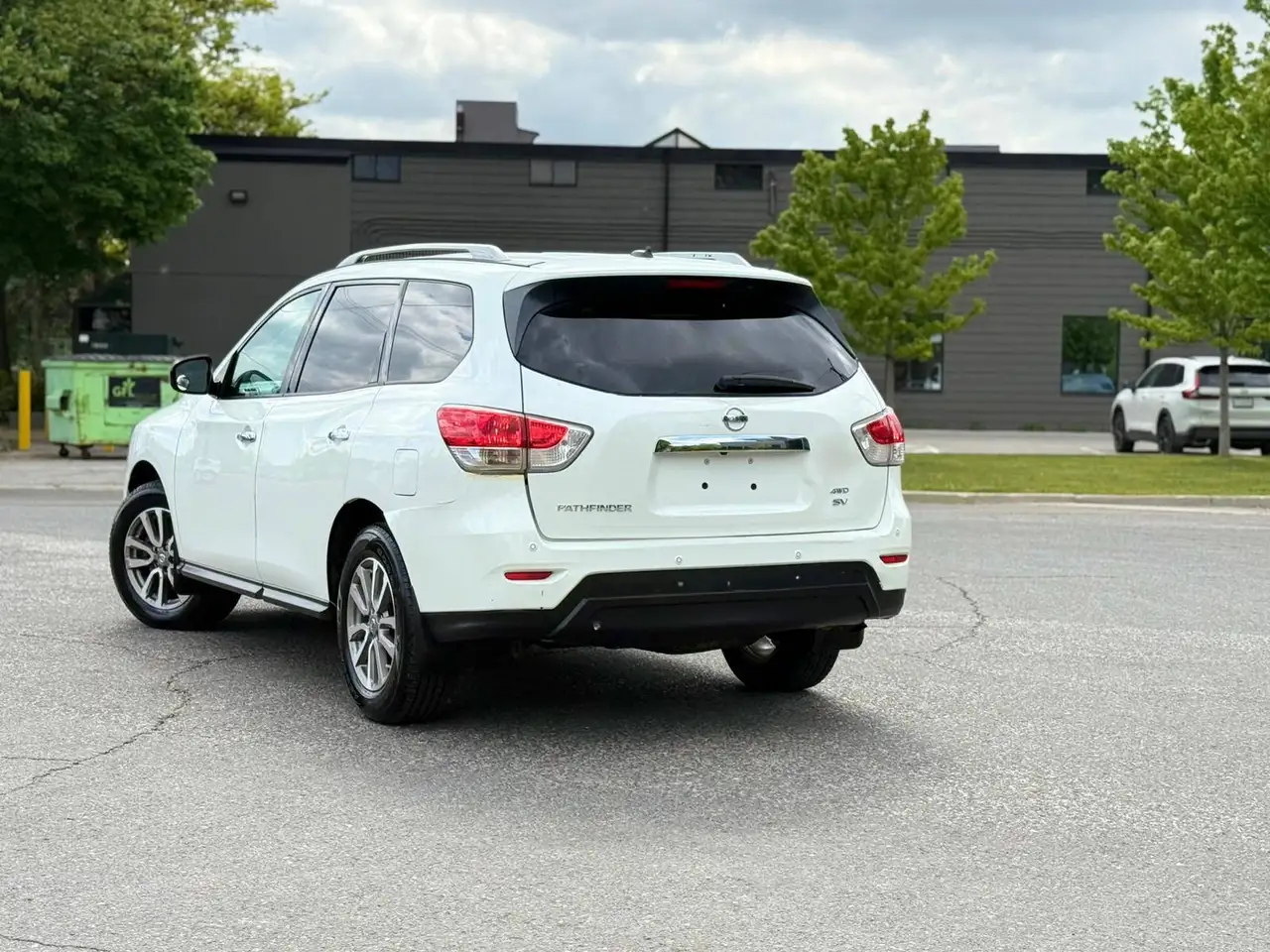 Nissan Pathfinder снимка Nissan Pathfinder