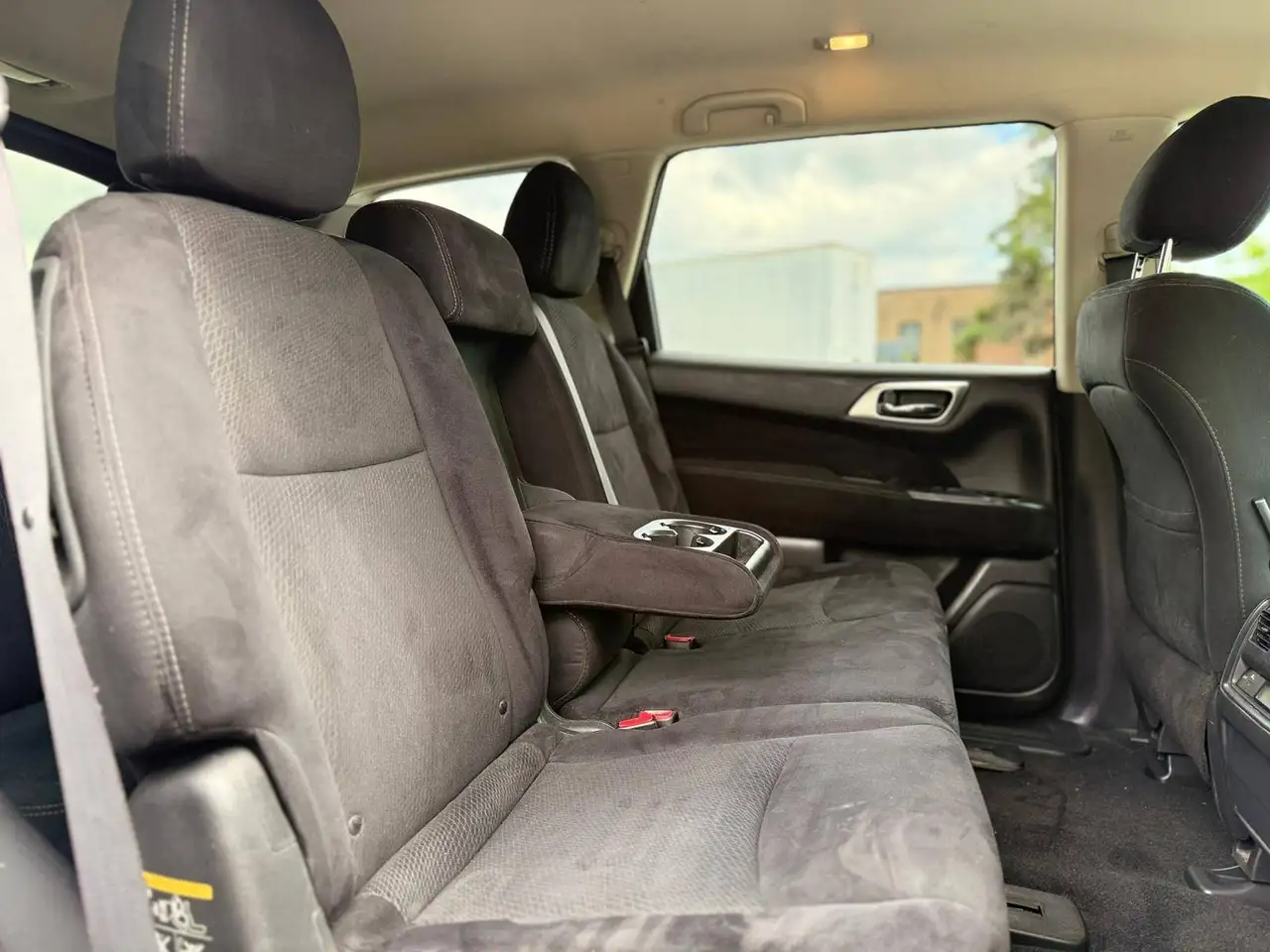 Nissan Pathfinder снимка Nissan Pathfinder