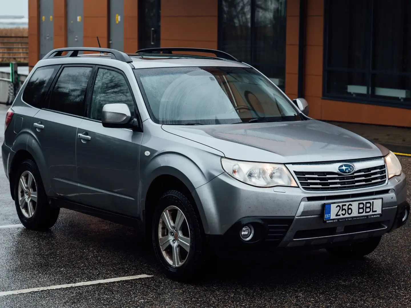 Subaru Forester 2.0 Stříbrná - 1