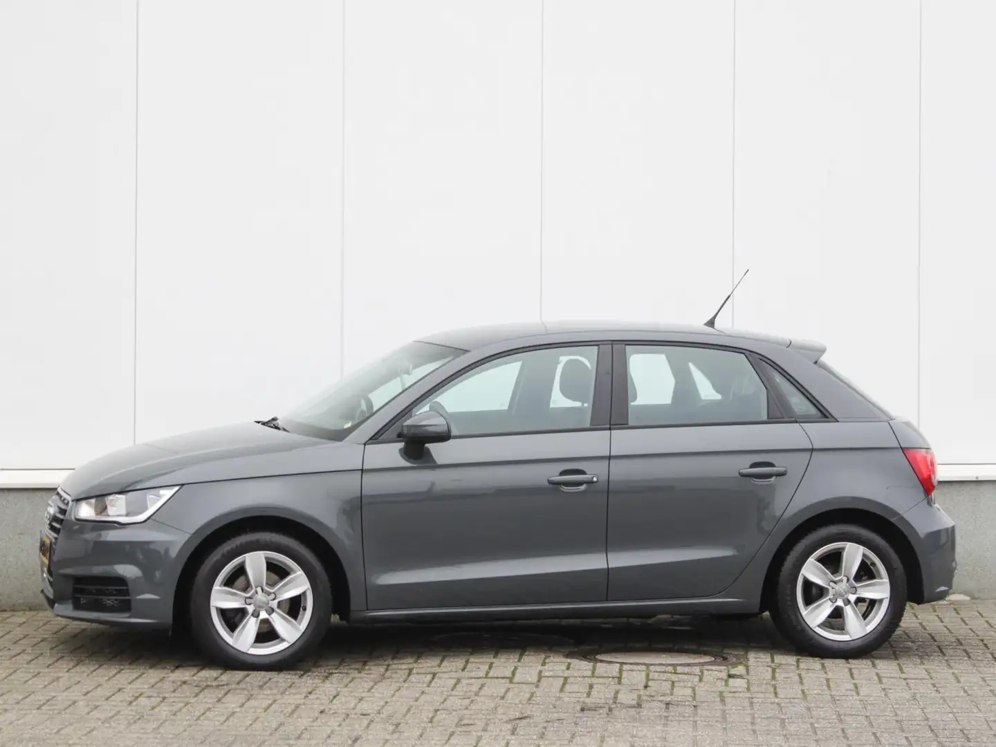 Audi A1 Sportback 1.0 TFSI Pro Line Automaat | Navi | Clim Gris - 2