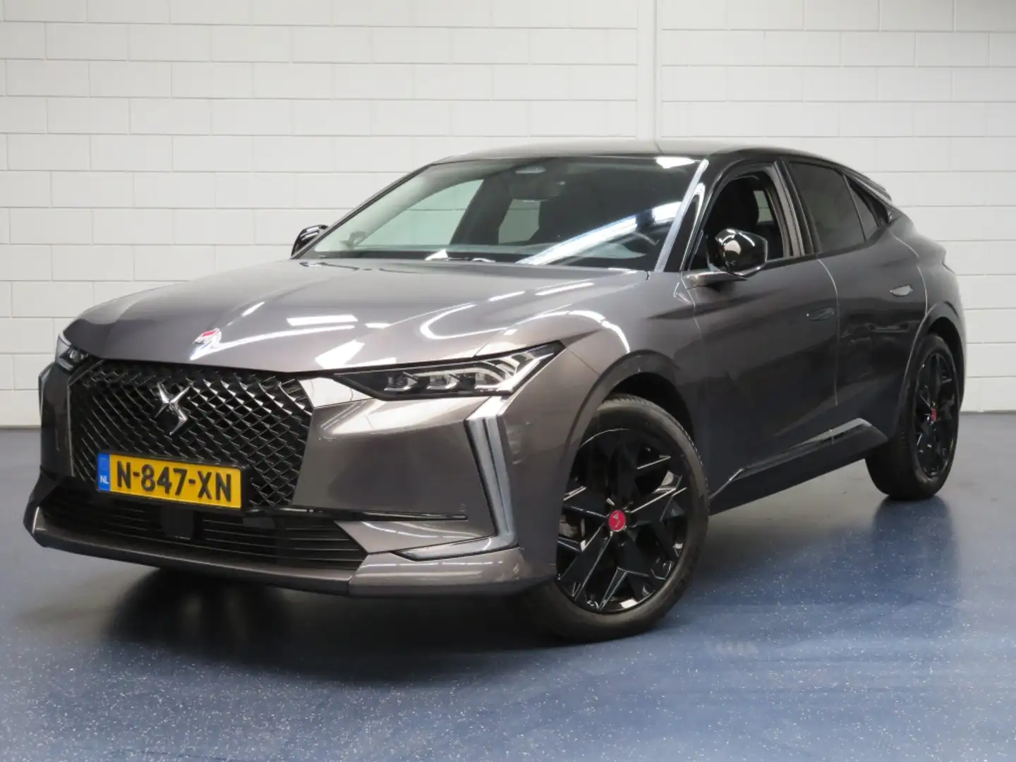 DS Automobiles DS 4 1.2 PT Perf. Line+ Grijs - 1