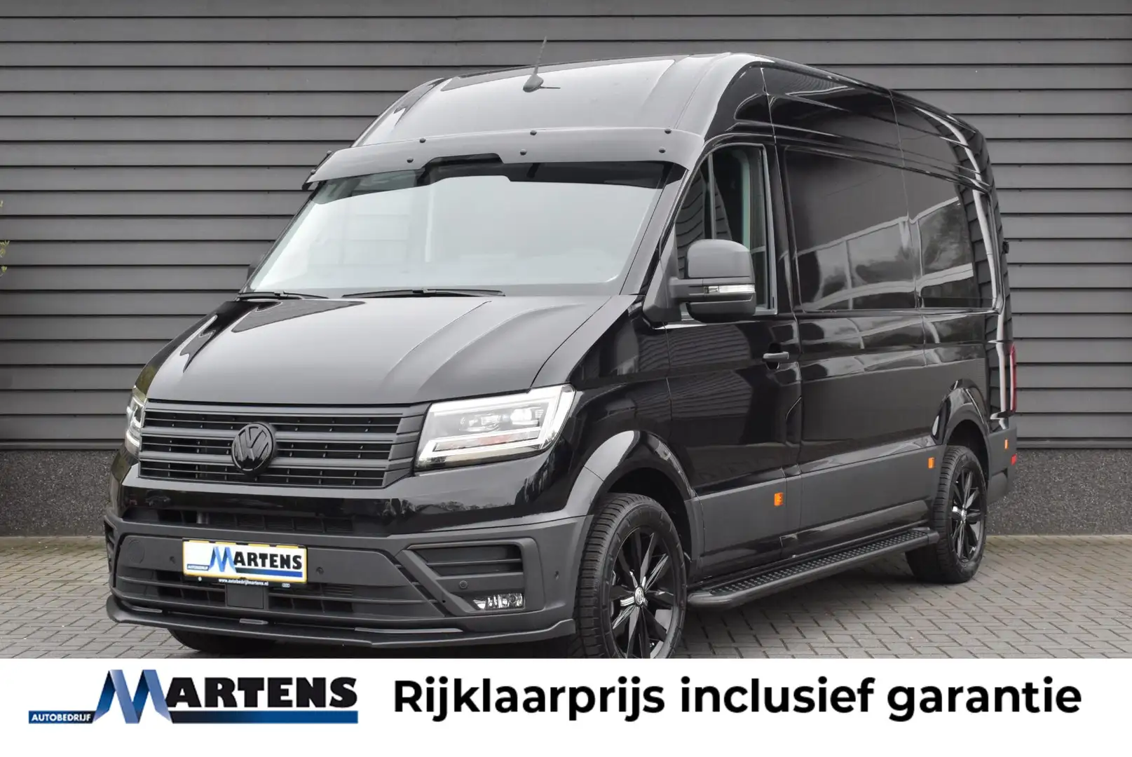 Volkswagen Crafter 30 2.0 TDI 140pk DSG L3H3 Exclusive Black Style Fa Zwart - 1