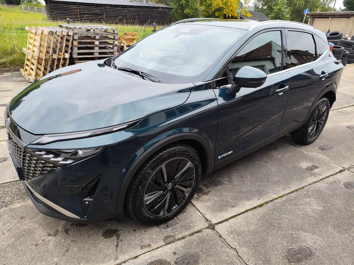 Nissan Qashqai Tekna e-Power Winter 19´´ Navi 360° Grün - 1