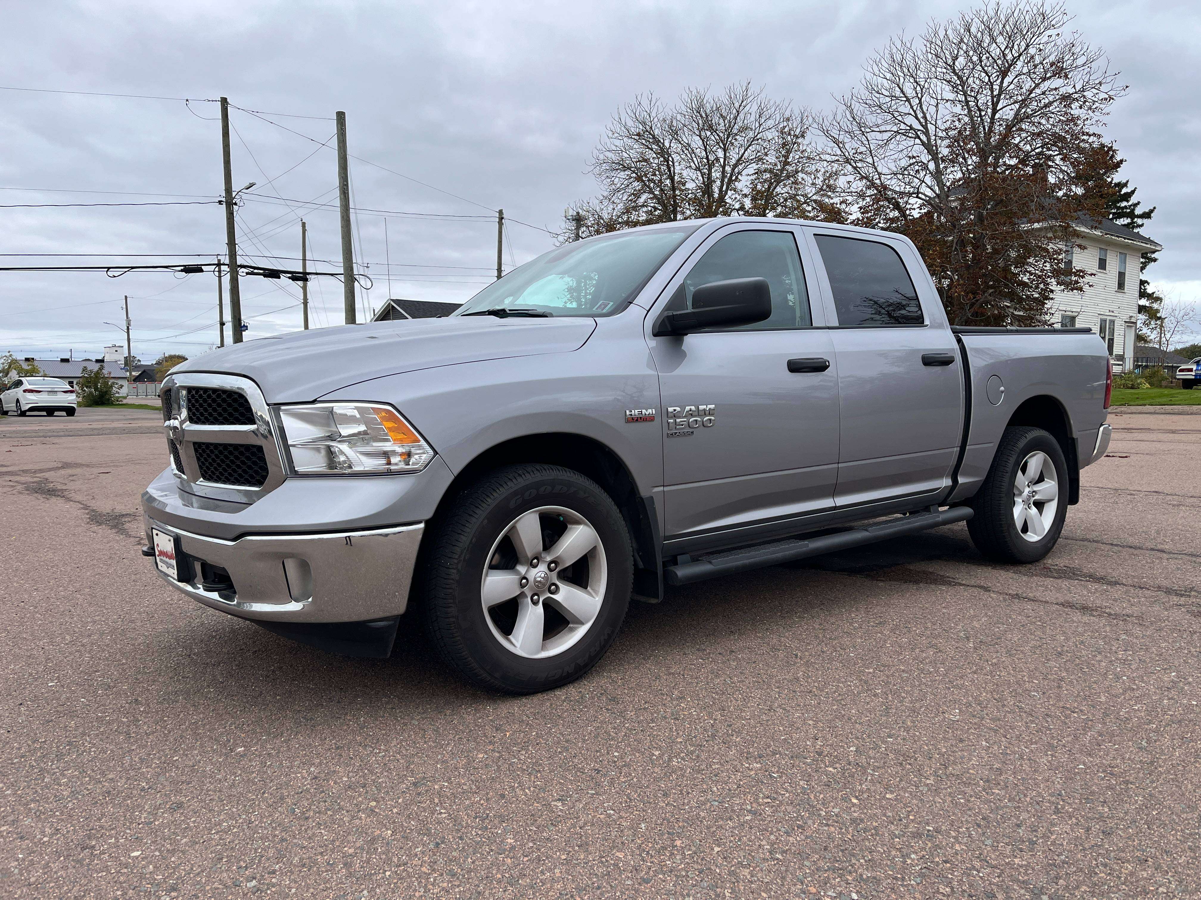 2024 RAM 1500 Classic Crew Cab