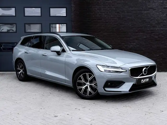 Volvo V60 view 2