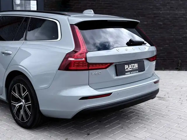Volvo V60 view 8