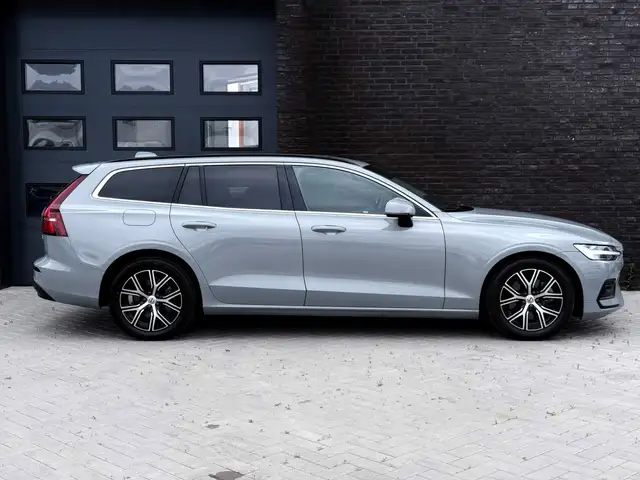 Volvo V60 view 4