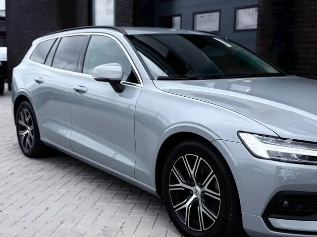 Volvo V60 view 9