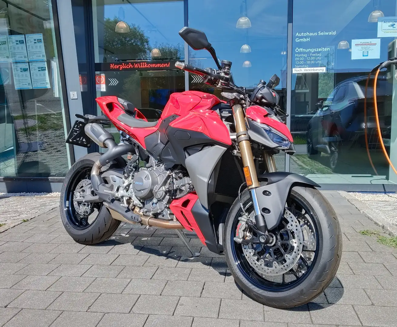 Ducati Streetfighter V2 Czerwony - 1