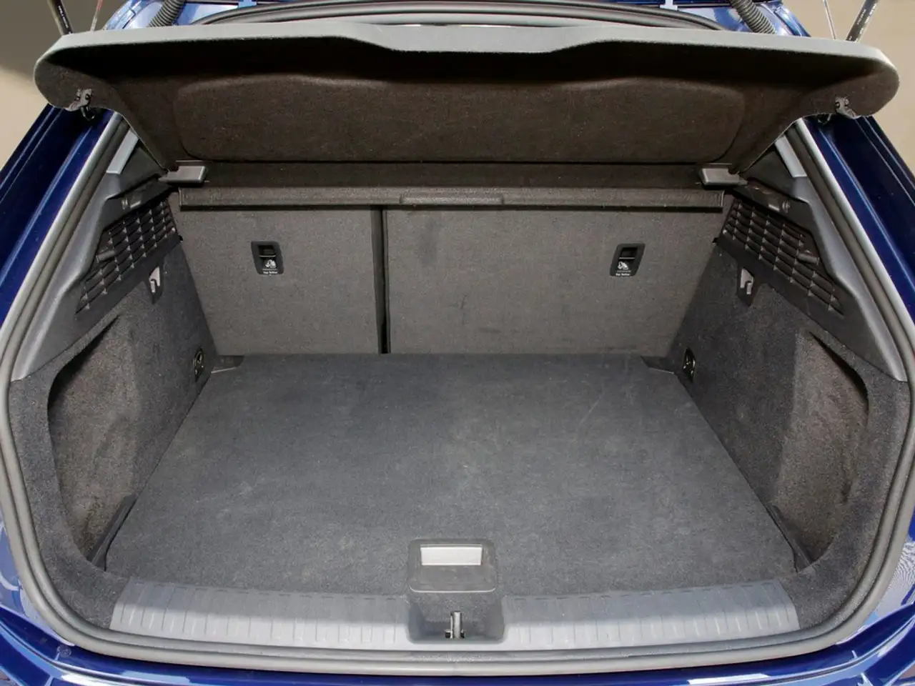 Audi A3 45 TFSI e S line 17" NAVIAPP+VC LED SHZ, миниатюра 11
