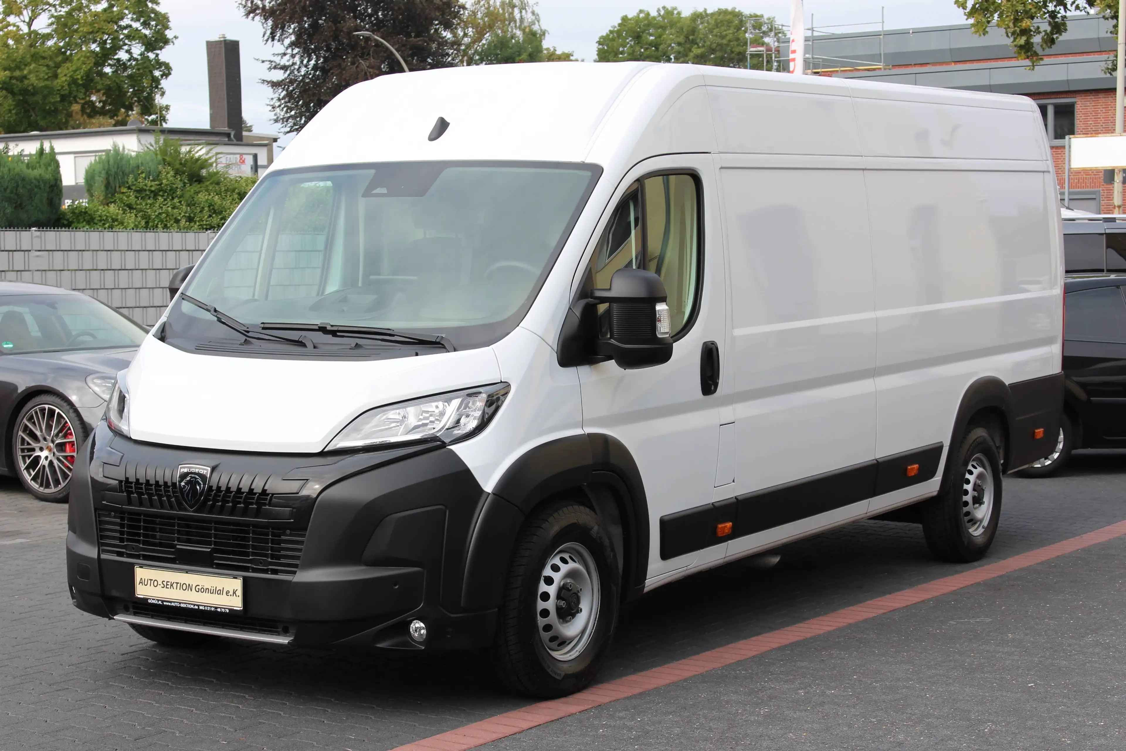Peugeot Boxer 35 L4H2 180 Automatik *ACC*Kamera*360°PDC — photo 8