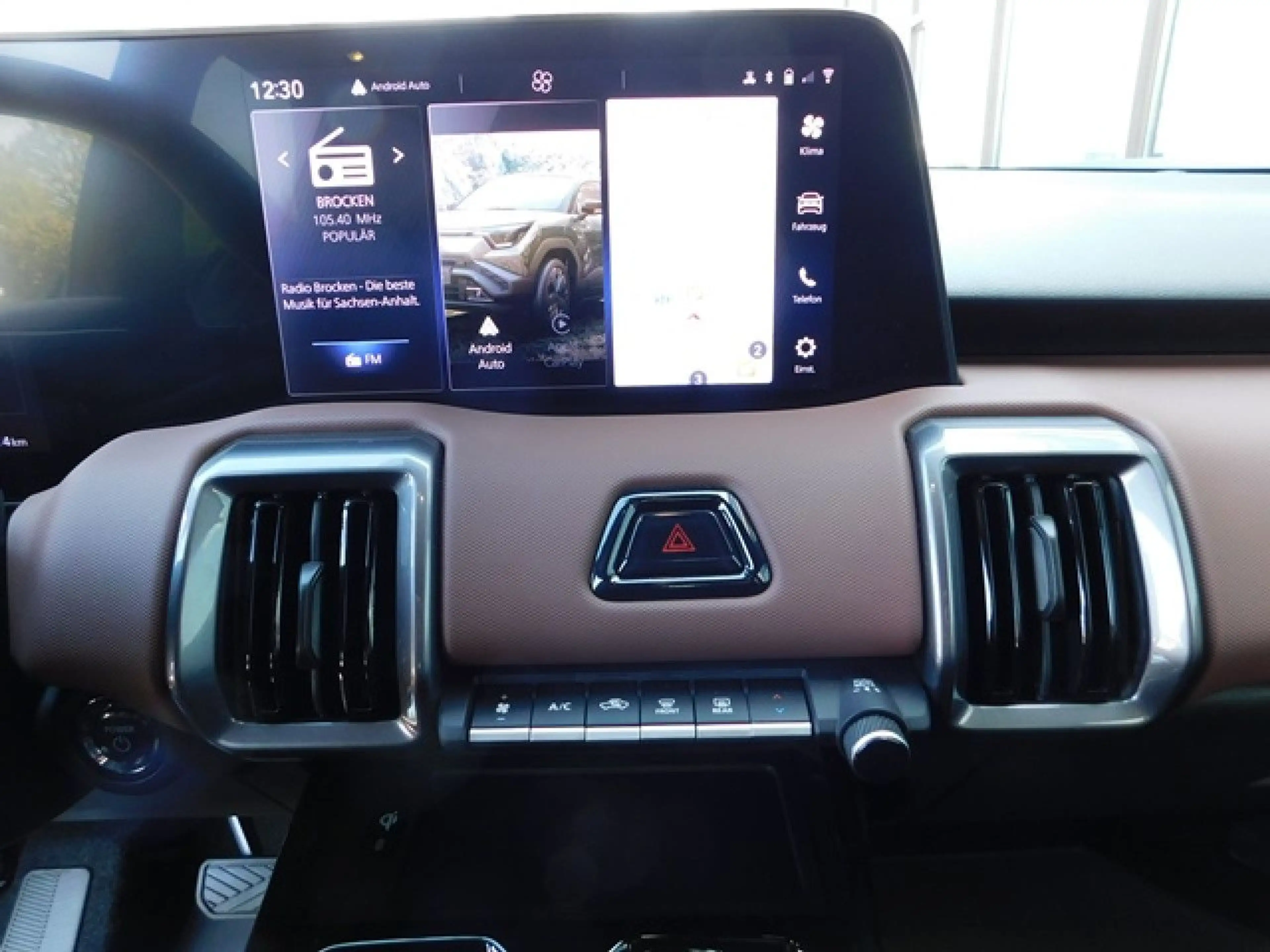 Suzuki Vitara e  eAxle ALLGRIP-e Comfort+ 5D CVT Bluetooth — photo 14