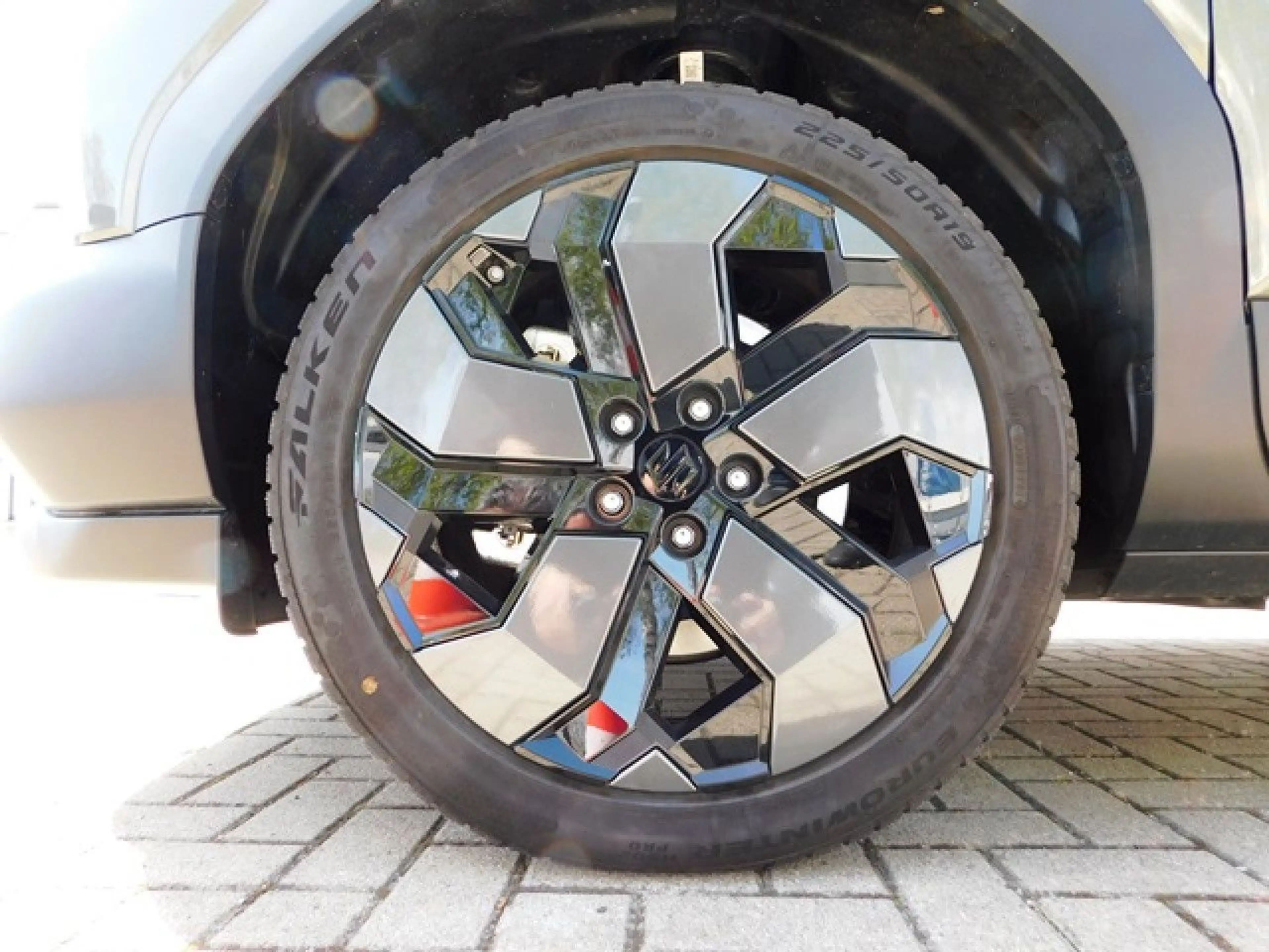 Suzuki Vitara e  eAxle ALLGRIP-e Comfort+ 5D CVT Bluetooth — photo 9