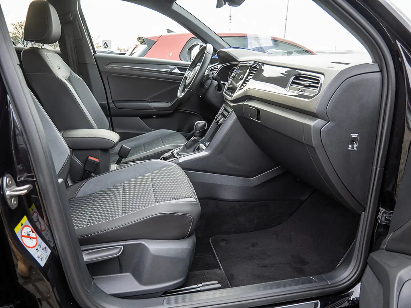 Volkswagen T-Roc Sport 2.0 TSI R-Line 4MOTION ACC LED Schwarz - 2