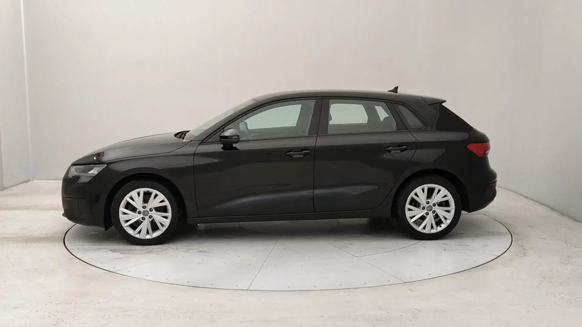 Audi A3 35 1.5 tfsi mhev Business s-tronic Noir - 2