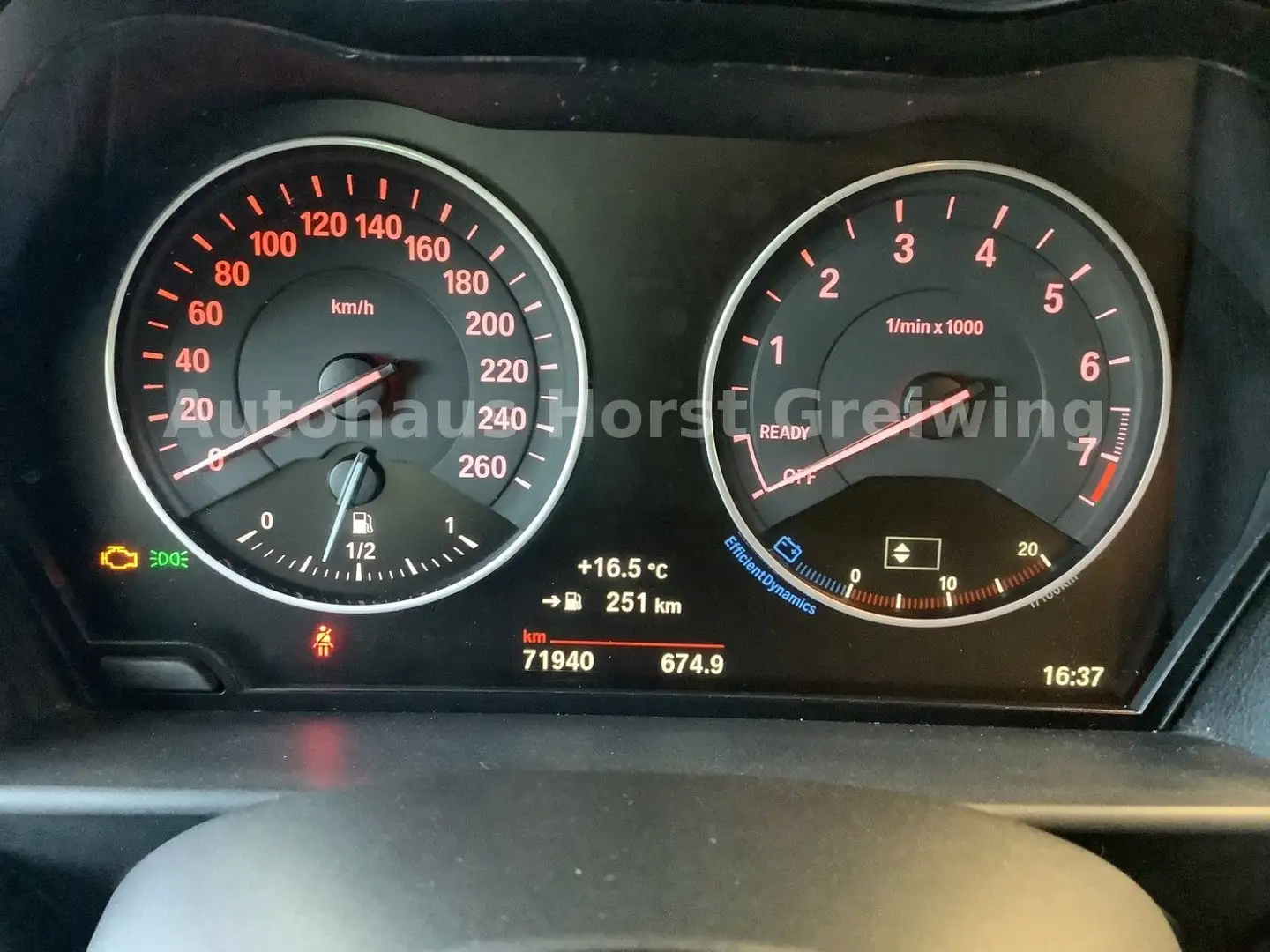 BMW 118 i Advantage  5-trg. AHK Navi LED PDC Shzg Schwarz - 1