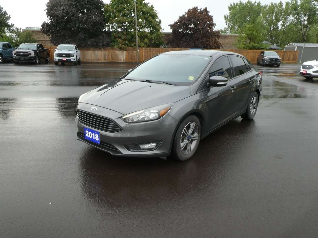 2018 Ford Focus SE   HEATED SEATS   BACKUP CAM