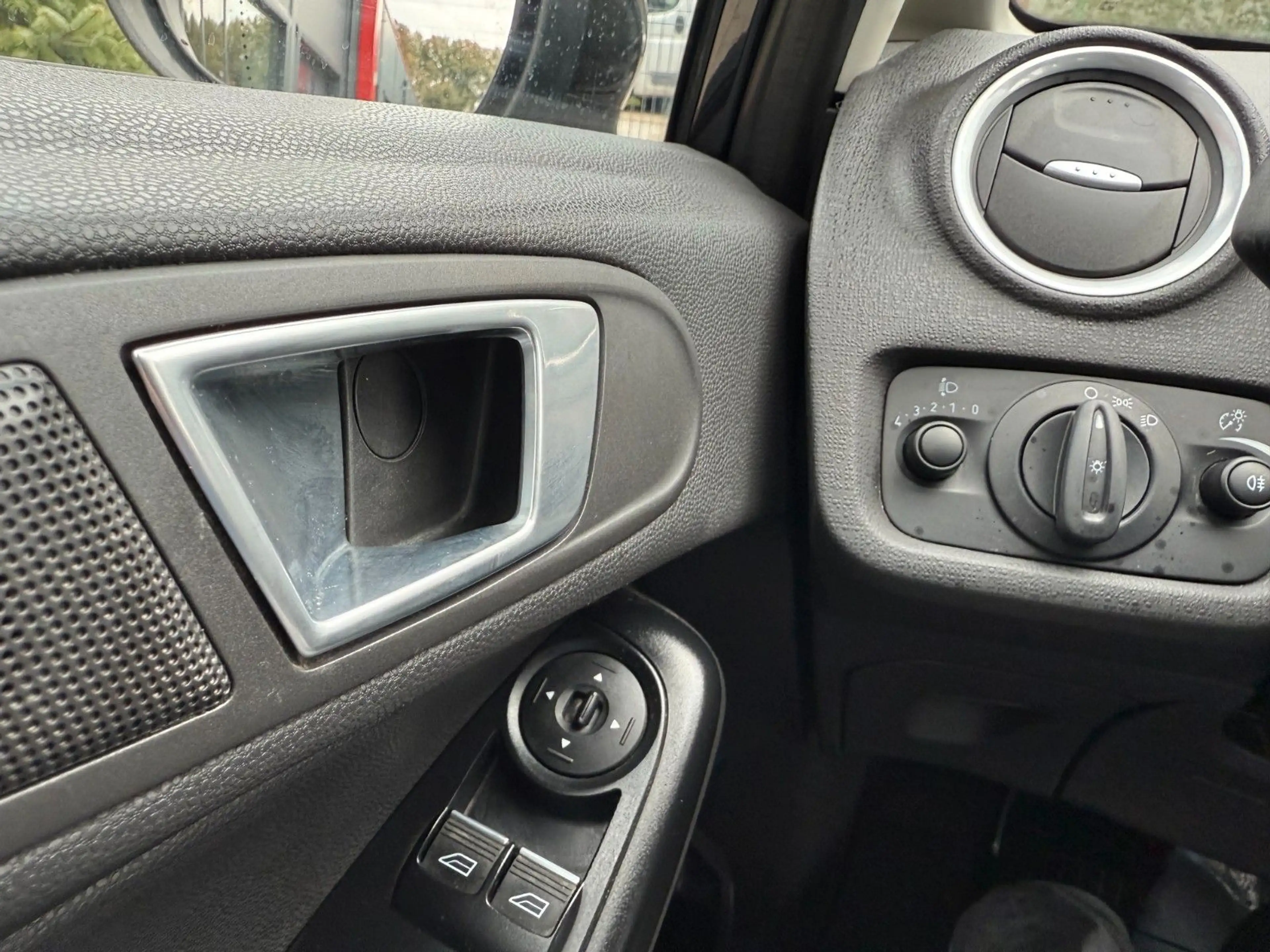 Ford Fiesta Trend (Tüv&Inps. neu) — photo 13