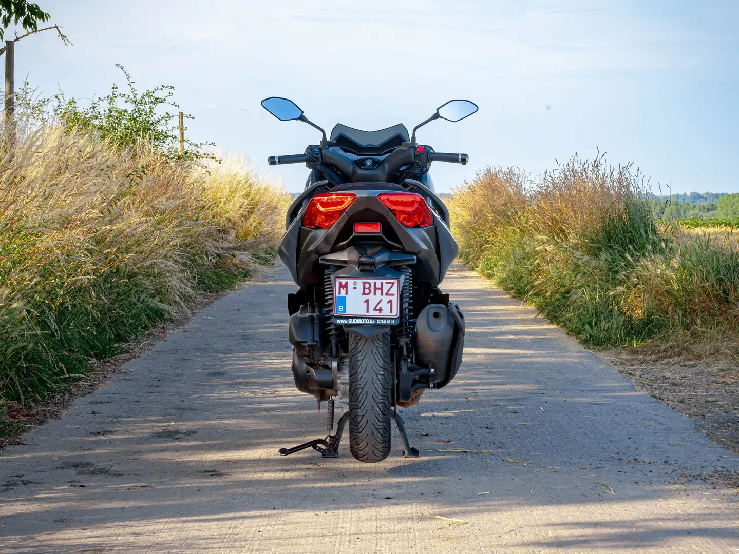 Yamaha X-Max 125 Tech max Grijs - 2