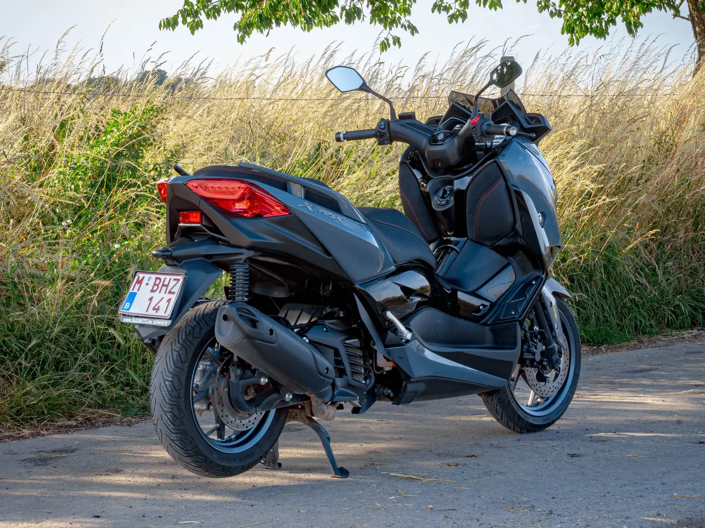 Yamaha X-Max 125 Tech max Grijs - 1