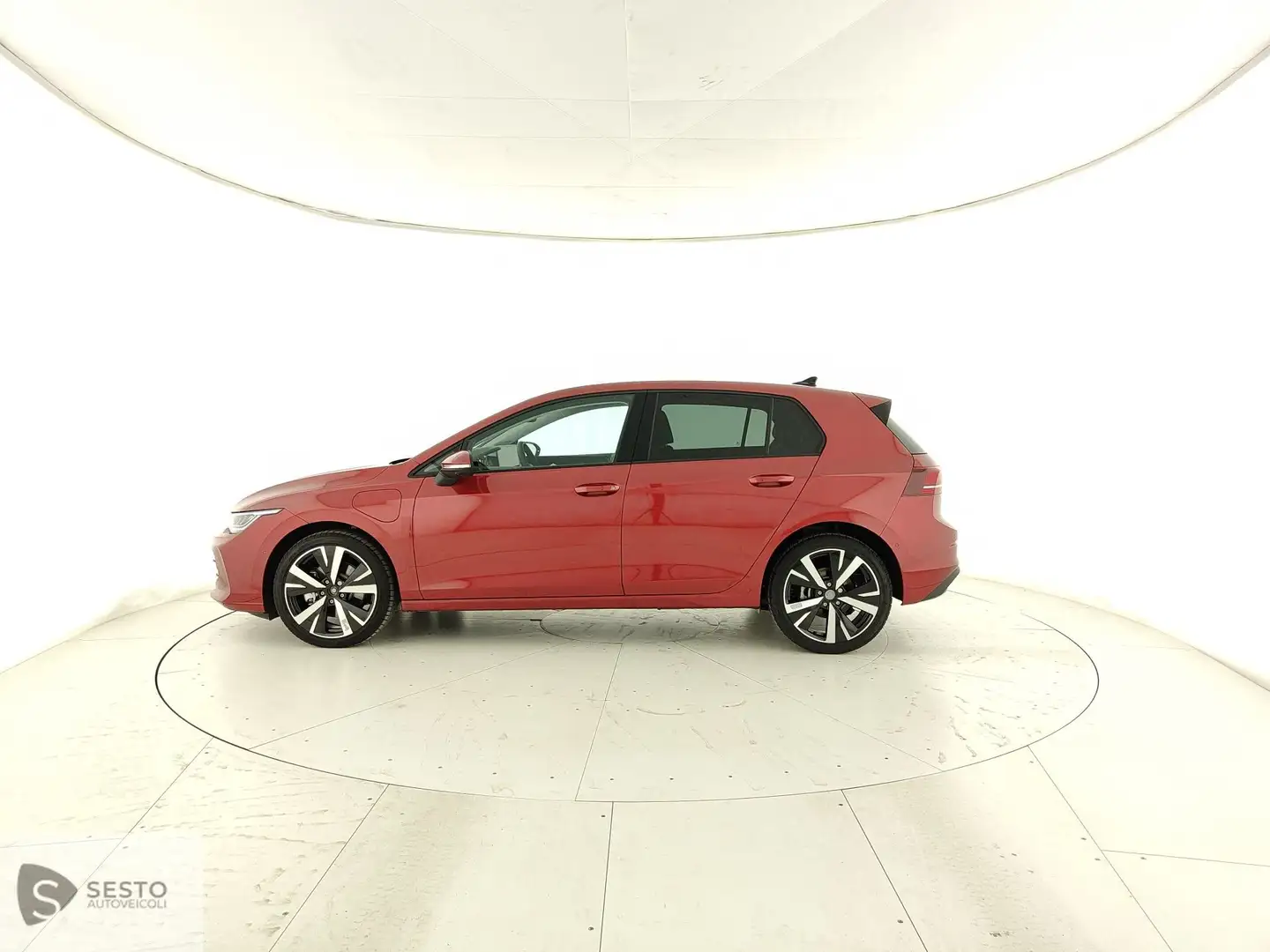 Volkswagen Golf 8 1,5 LIFE P 110 TSID6A Rosso - 2