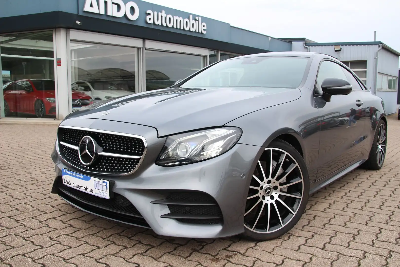 Mercedes-Benz E 300 Coupe AMG-Line*MEMORY*PANO*MULTIEBEAM* Grau - 2