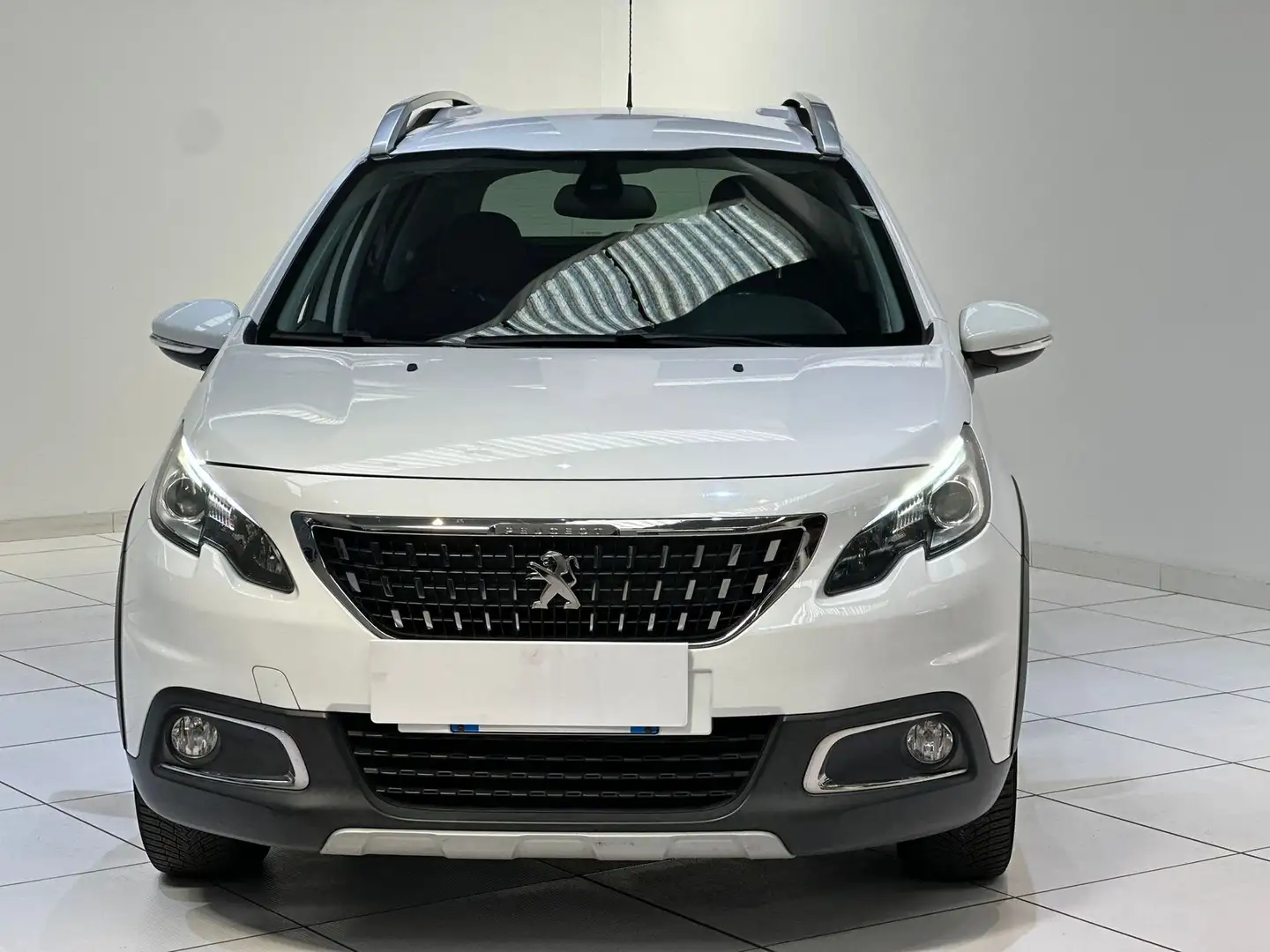 Peugeot 2008 BlueHDi 100 Allure Bianco - 2