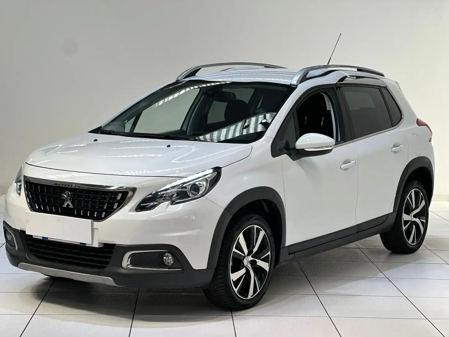 Peugeot 2008 BlueHDi 100 Allure Bianco - 1