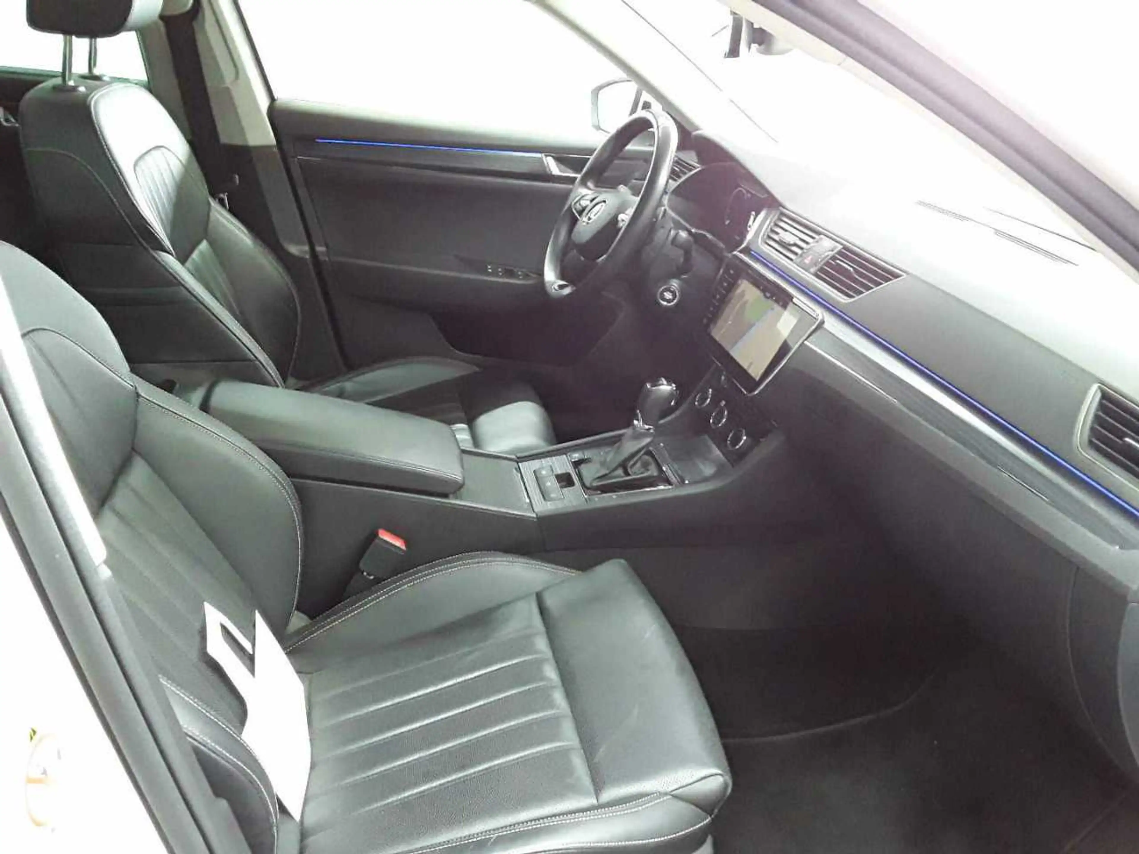 Skoda Superb Superb Combi Style LEDER PANO AHK — photo 8