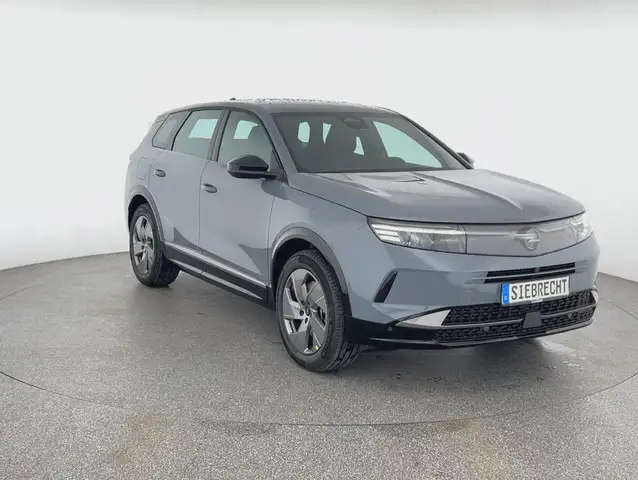 Opel Grandland view 3