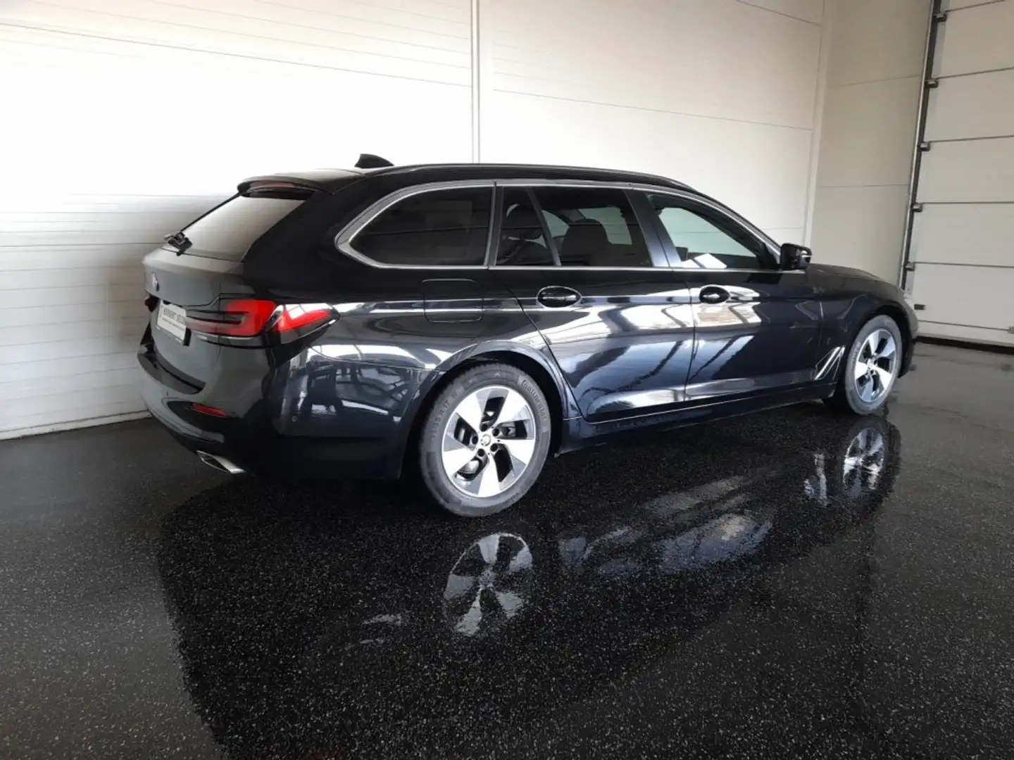 BMW 520 d TOURING Aut *LASER LED / NAVI / LIVE COCKPIT PROF. / HEAD-UP / 4-ZONEN-KLIMA / E-KLAPPE* Schwarz - 2