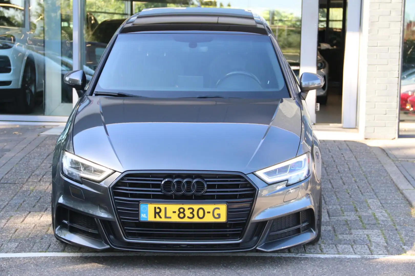 Audi A3 Sportback 1.5 TFSI CoD Sport S Line Edition PANO-D Grey - 2