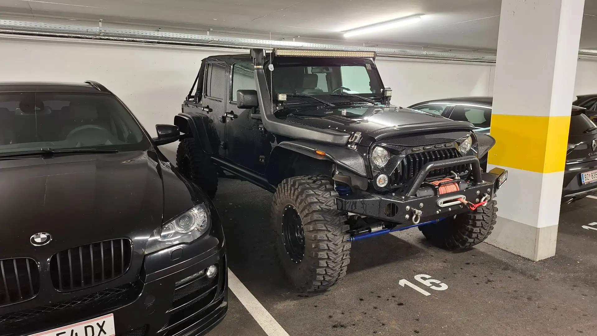Jeep Wrangler Wrangler Unlimited Rubicon 2,8 CRD HT Aut. Unlimited Rubicon Schwarz - 2