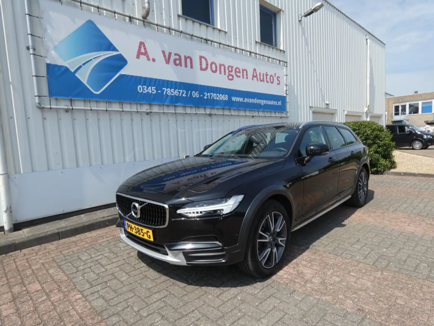 Volvo V90 2.0 T5 Cross Country Automaat,ACC,Leer,Navi,Dealer Zwart - 2