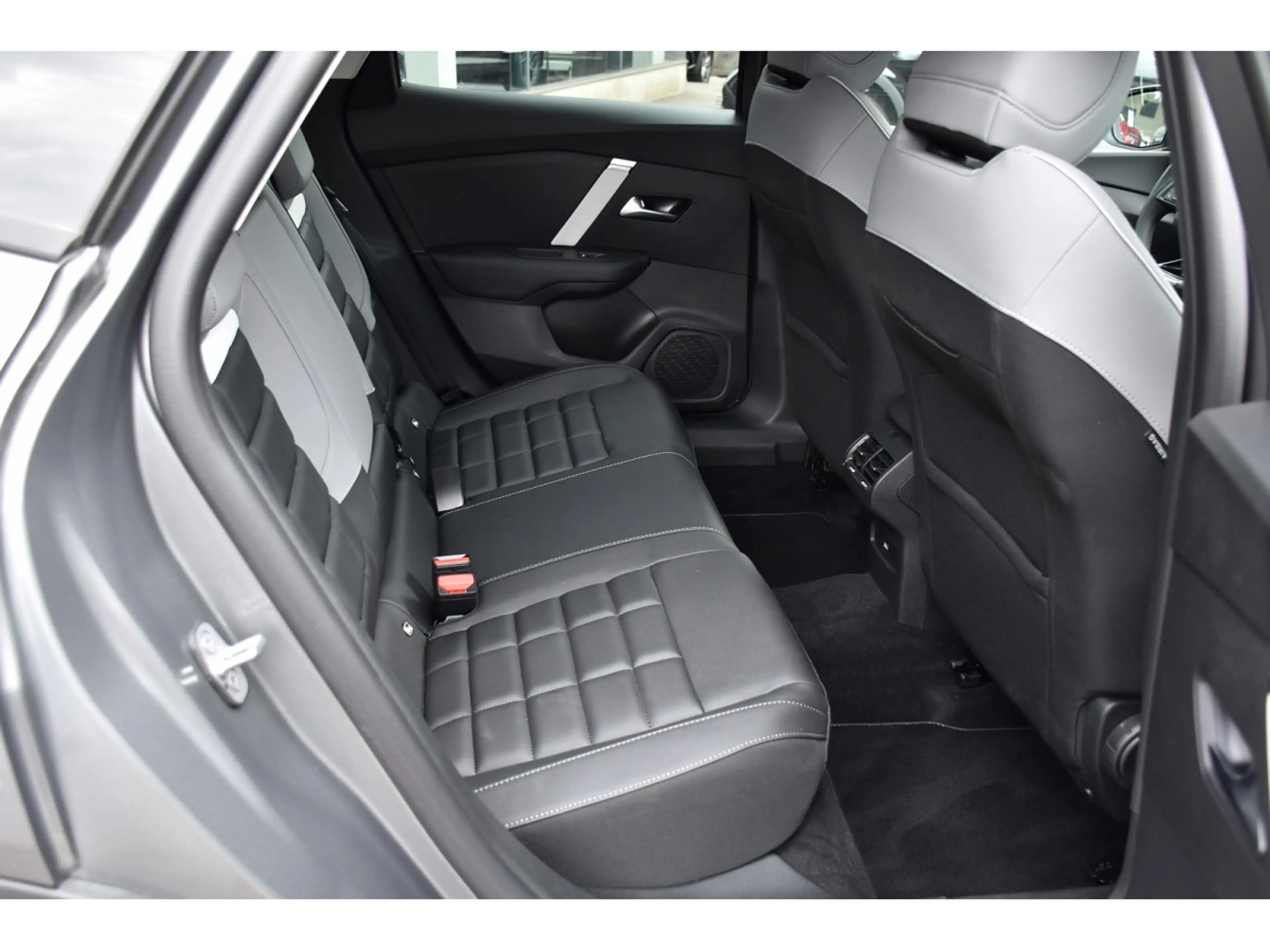 Citroen C4 X 1.2 MHEV 145 e-DCS6 Max ACC SIDE LANE GPS CAM 1°M. — photo 8