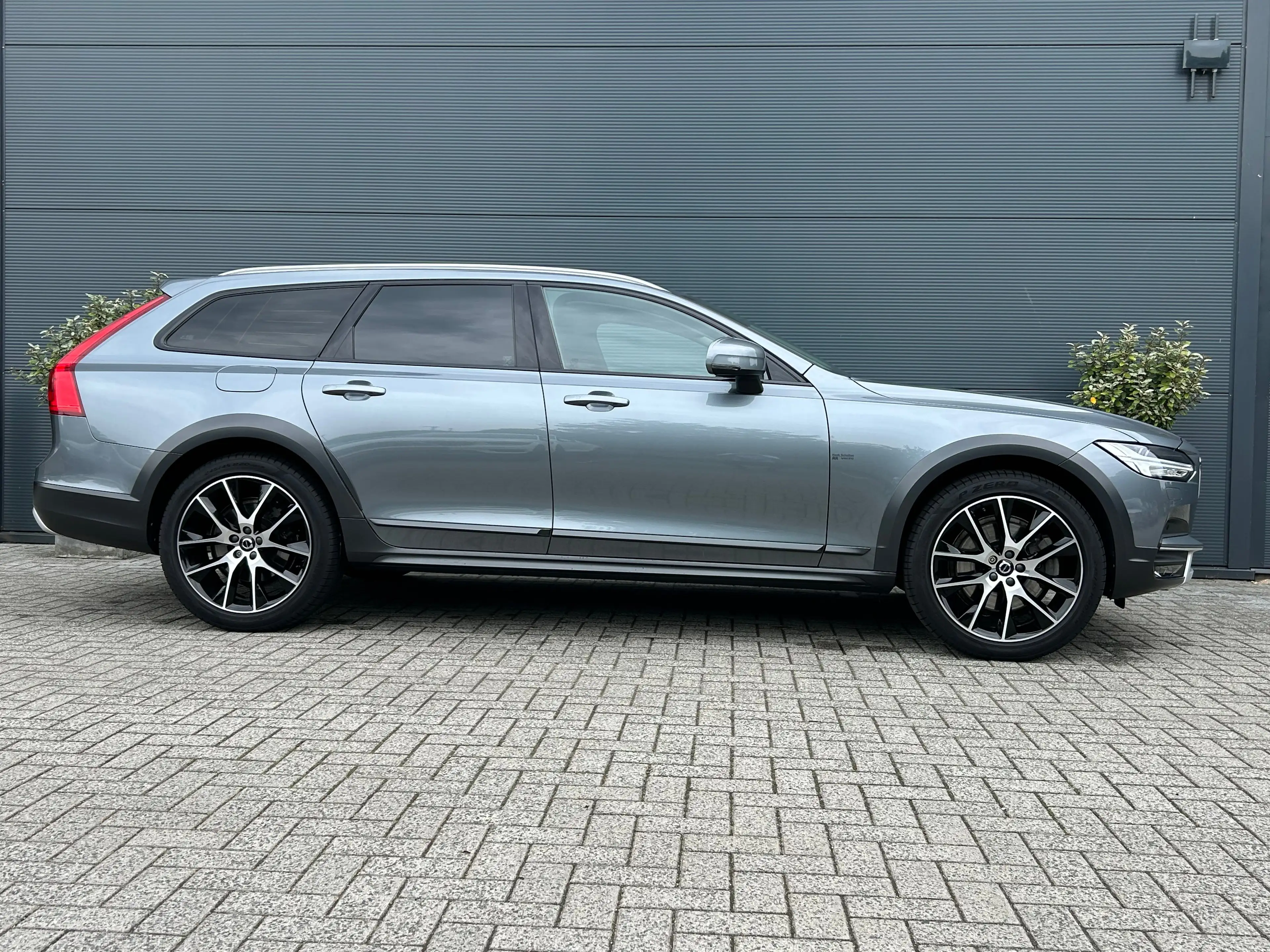 Volvo V90 Cross Country 2.0 T5 Pro | Trekhaak | Luchtvering | Camera | Mem — photo 3