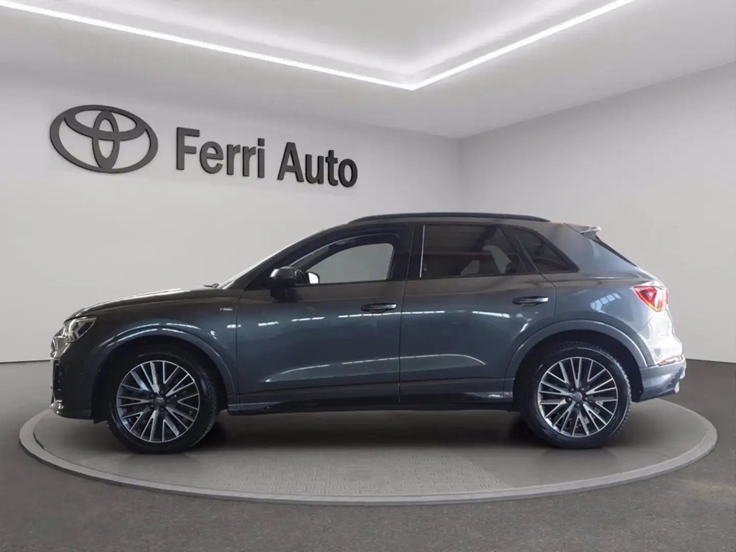 Audi Q3 40 2.0 tfsi s line edition quattro s-tronic Grigio - 2