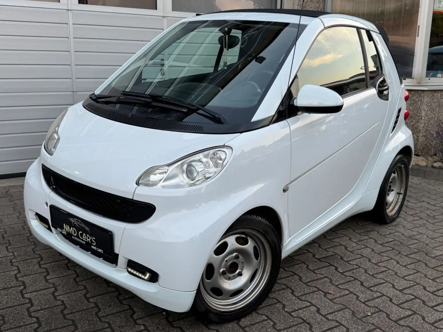 smart forTwo fortwo cabrio CDI 33kW SHZ/KLIMA/GEPFLEGT Weiß - 2