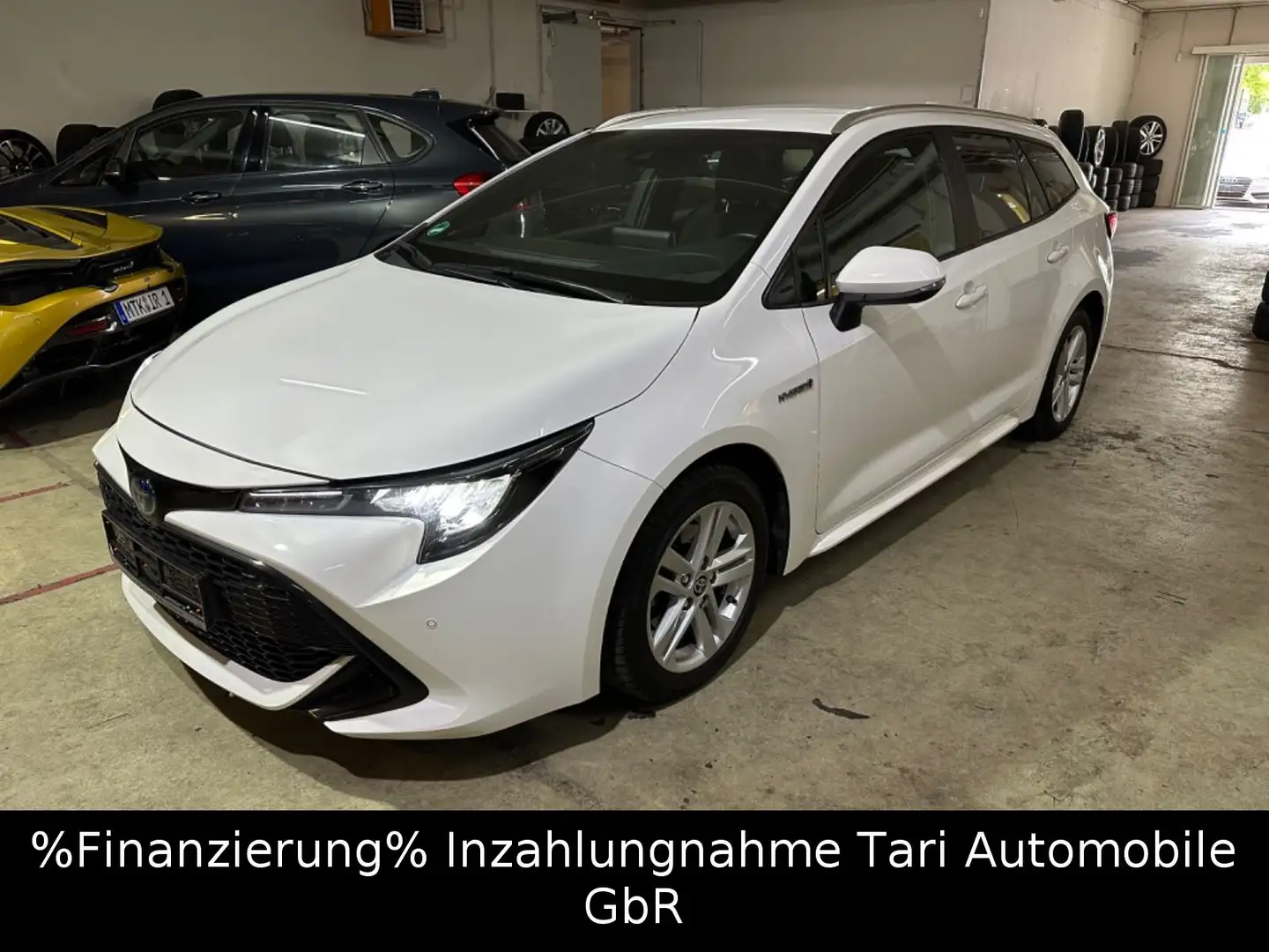 Toyota Corolla Touring Sports Hybrid Business Edition Wit - 2