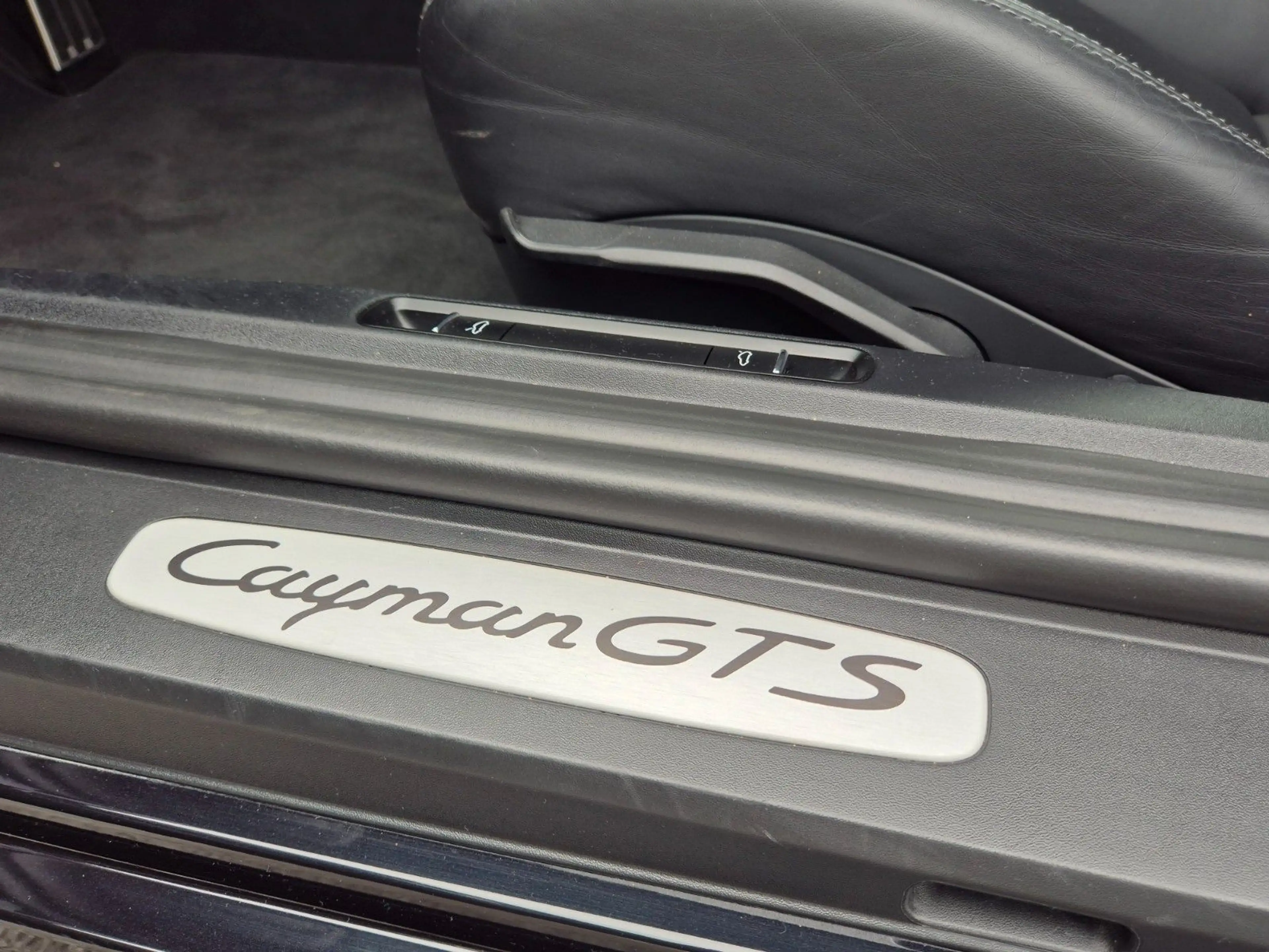 Porsche Cayman GTS "All Black"/Approved/Schalter/1A Zust — photo 11