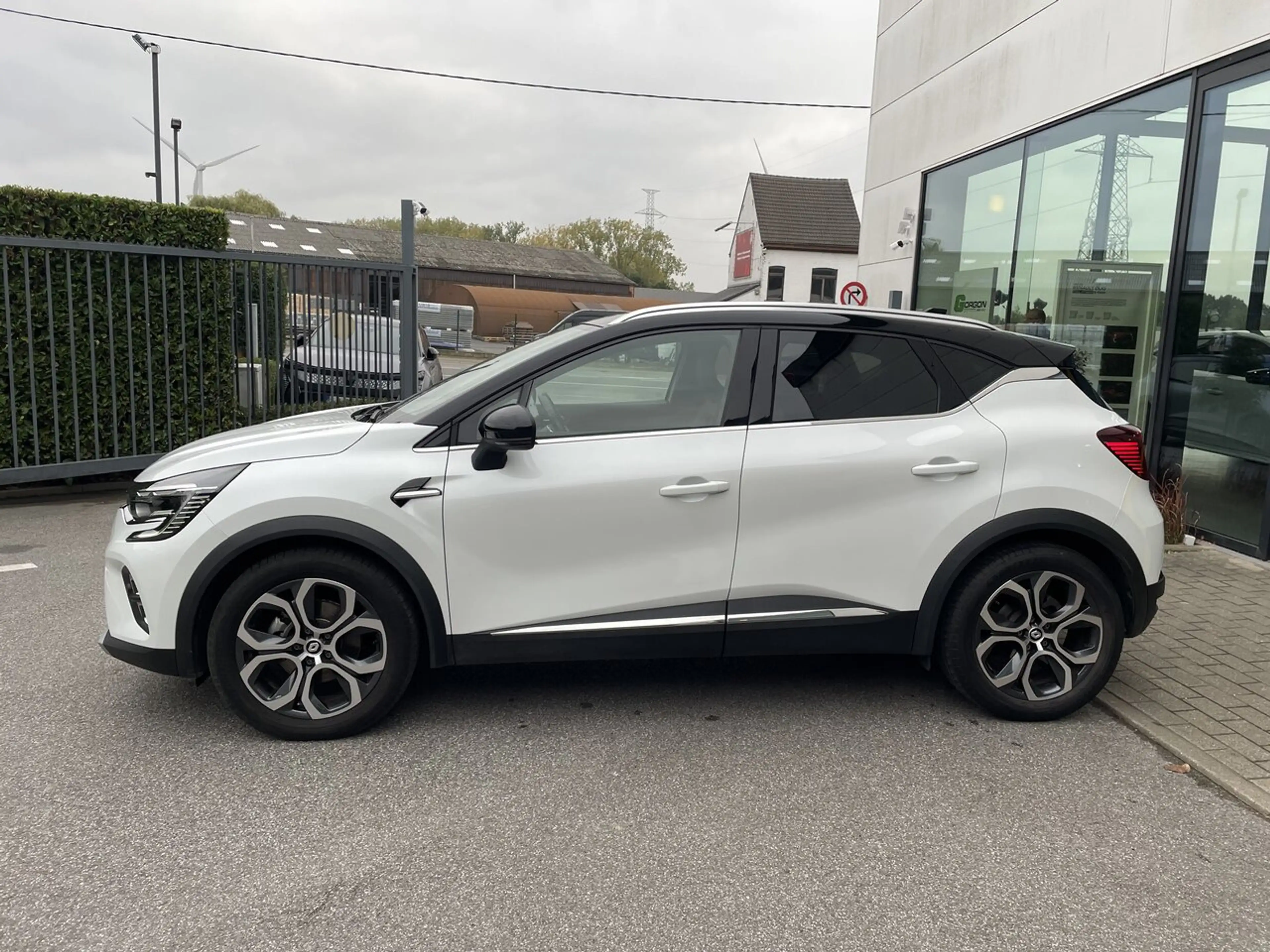 Renault Captur Techno Full Hybrid 145 — photo 3