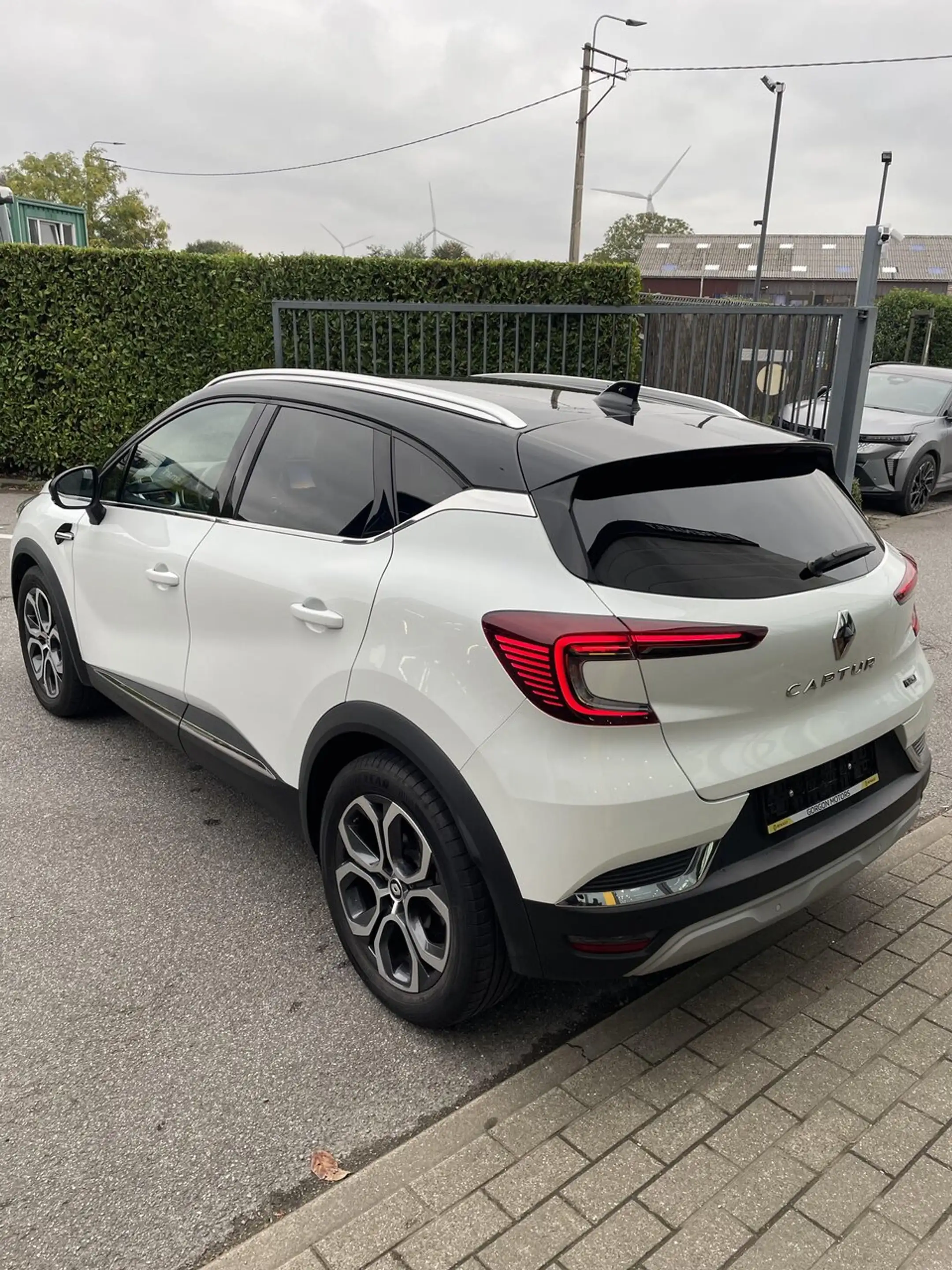 Renault Captur Techno Full Hybrid 145 — photo 5