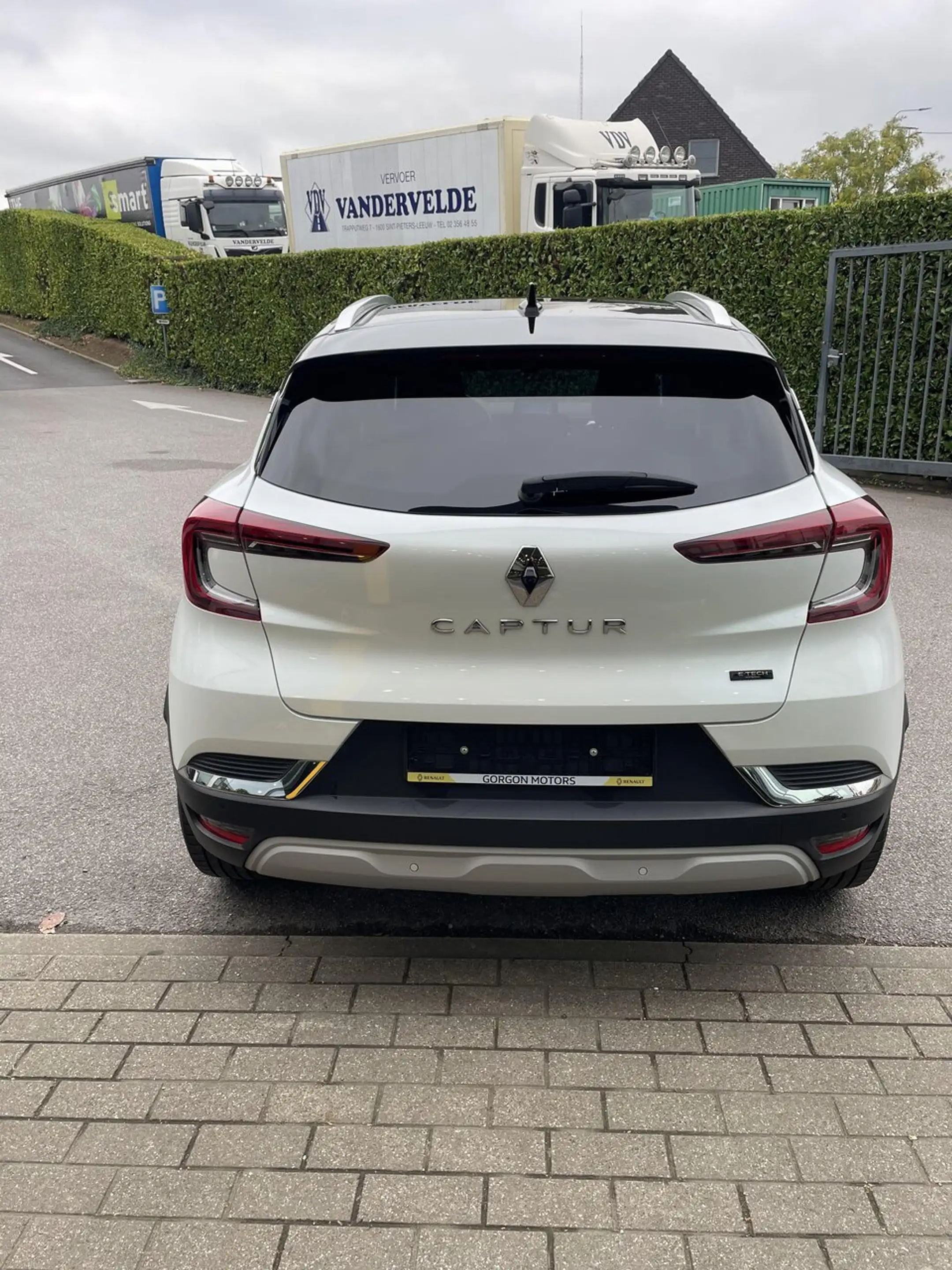 Renault Captur Techno Full Hybrid 145 — photo 6