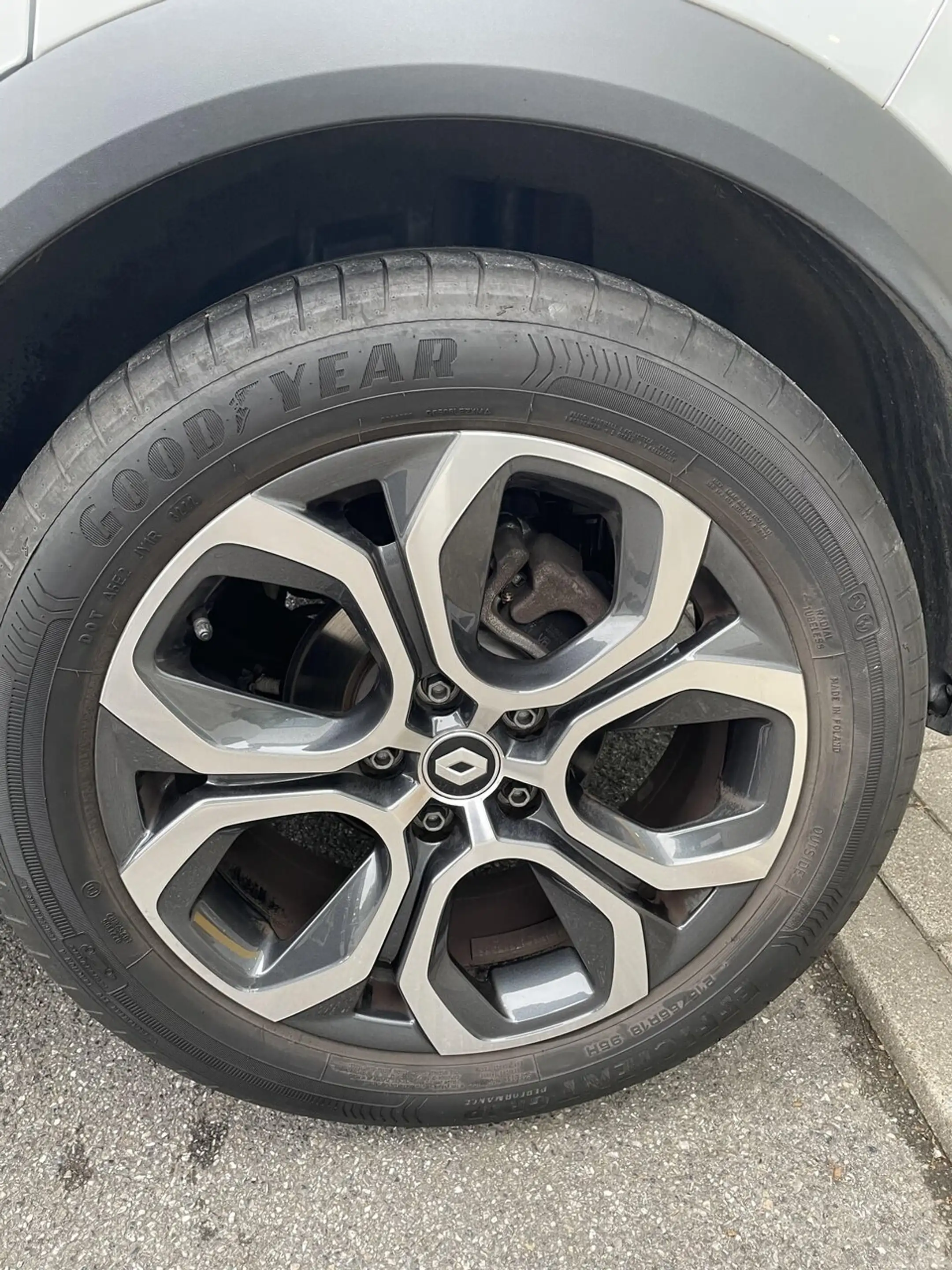 Renault Captur Techno Full Hybrid 145 — photo 4