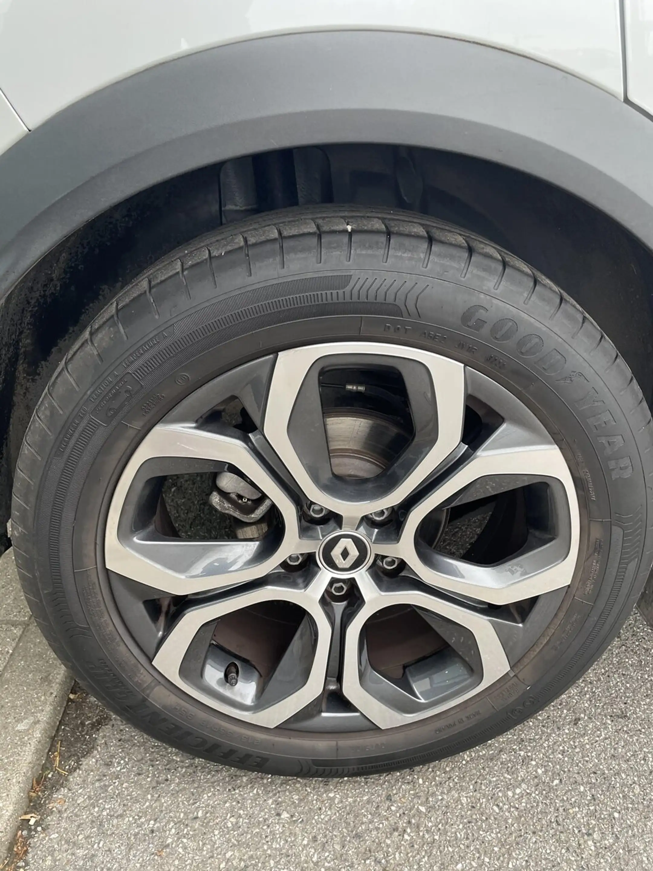 Renault Captur Techno Full Hybrid 145 — photo 9