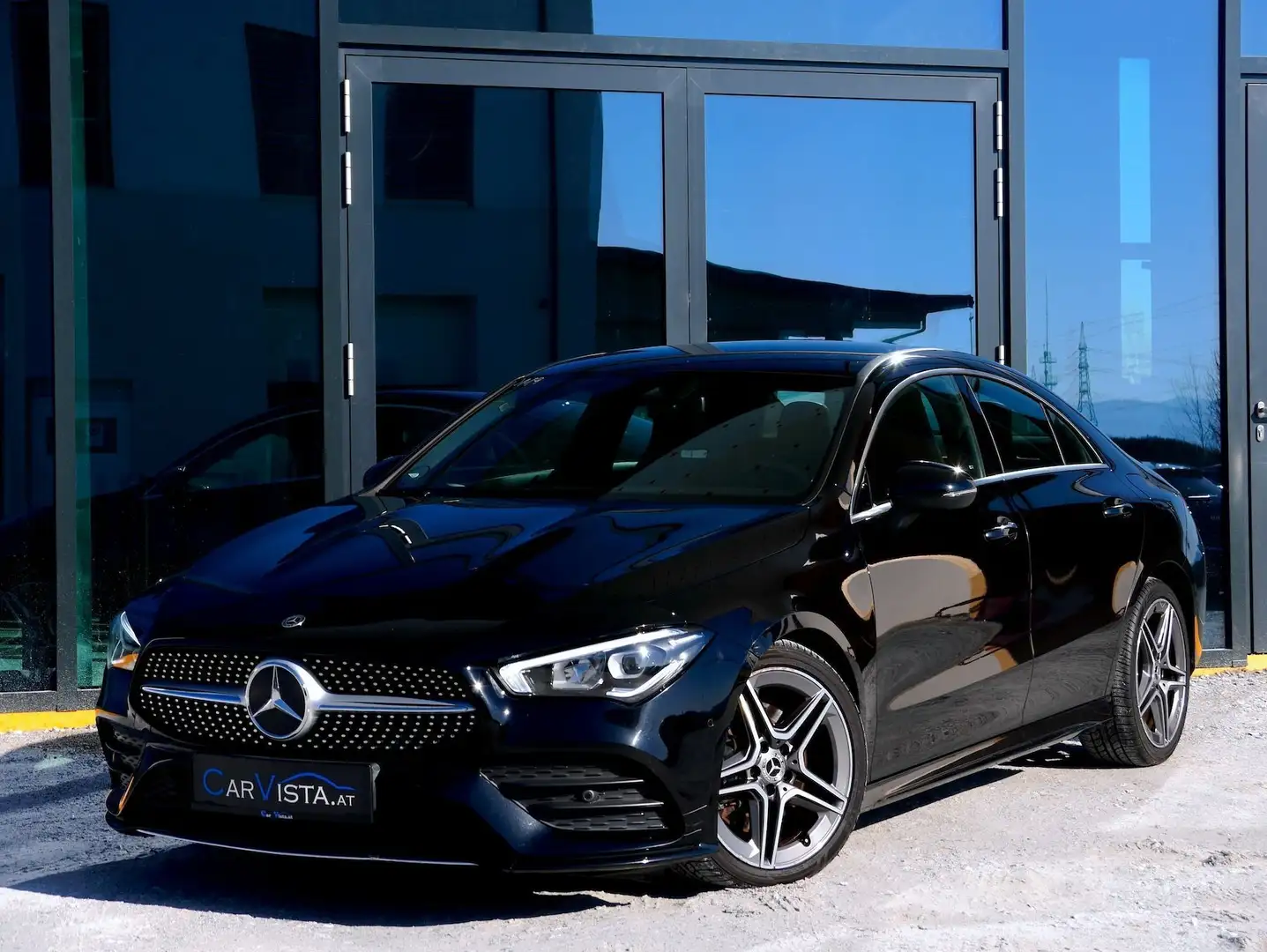 Mercedes-Benz CLA 200 AMG - LINE Schwarz - 1