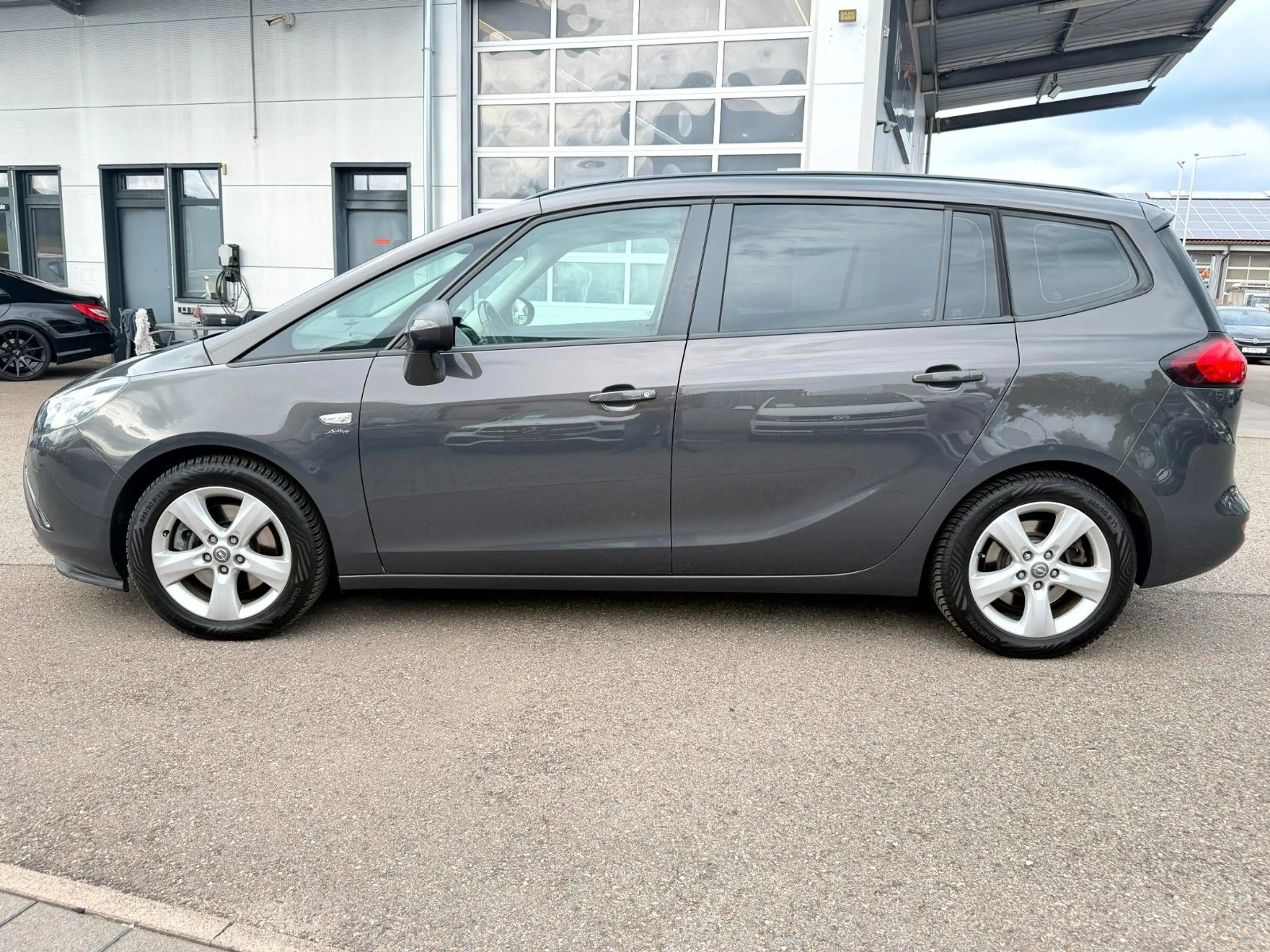Opel Zafira C Tourer Active_Xenon_Navi_AHK_LenkHz — photo 8